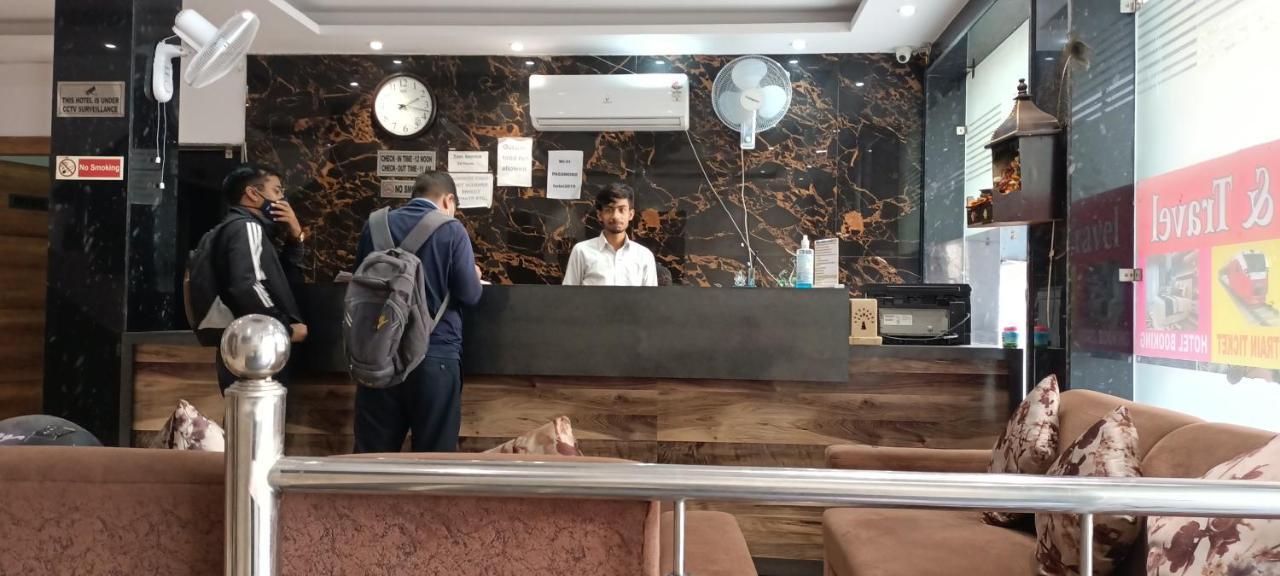 Hotel Ivy Plaza Luxury New Delhi Bagian luar foto