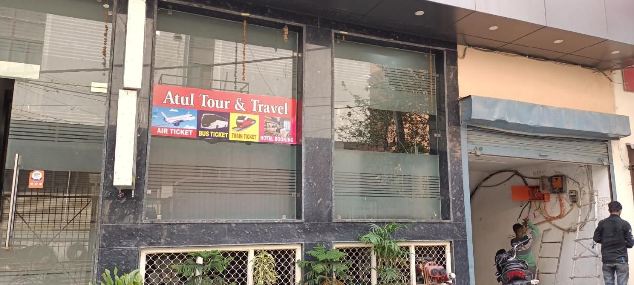 Hotel Ivy Plaza Luxury New Delhi Bagian luar foto