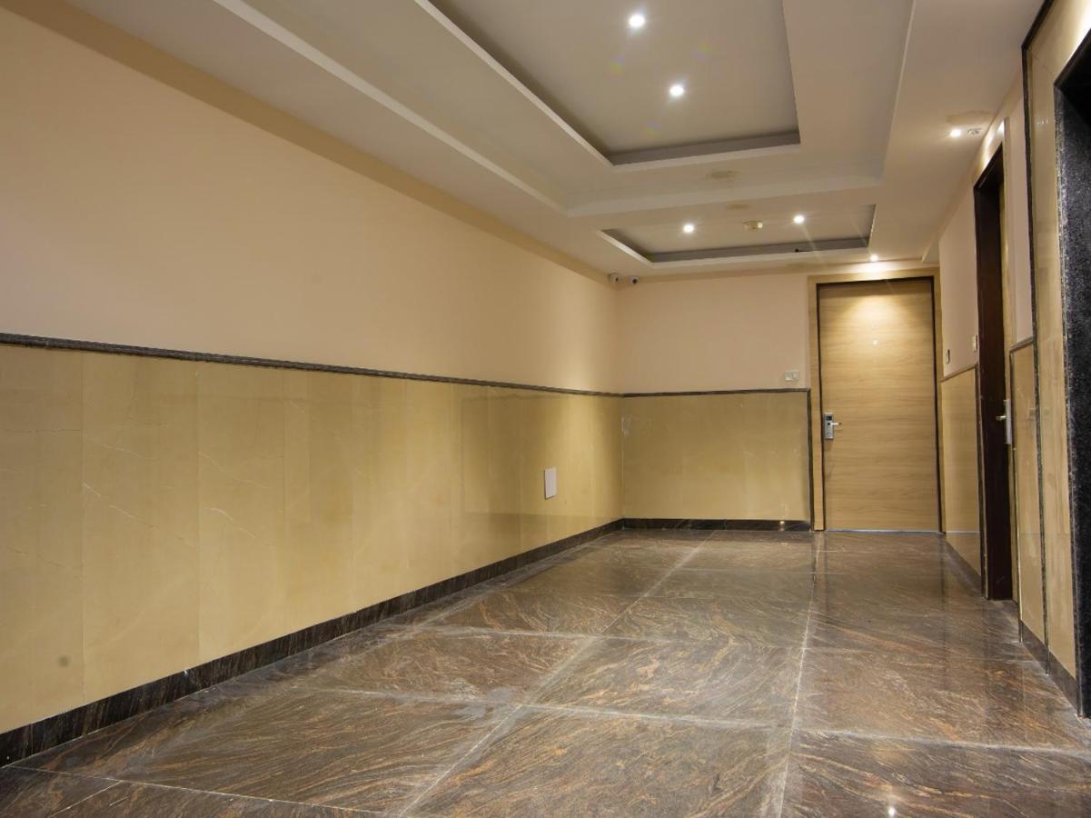 Hotel Ivy Plaza Luxury New Delhi Bagian luar foto