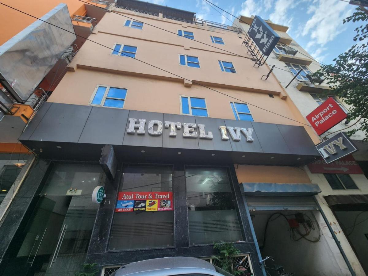 Hotel Ivy Plaza Luxury New Delhi Bagian luar foto