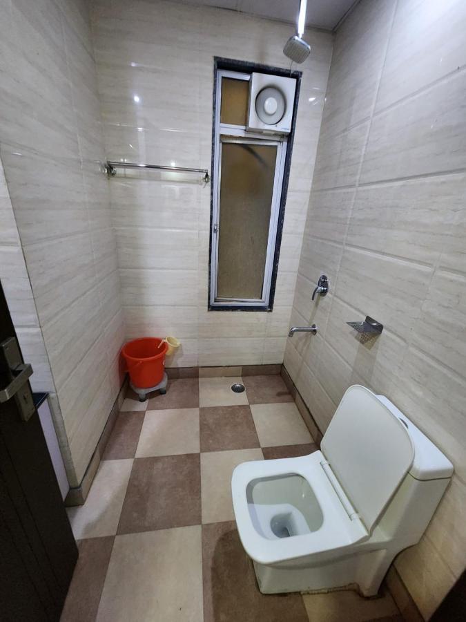 Hotel Ivy Plaza Luxury New Delhi Bagian luar foto