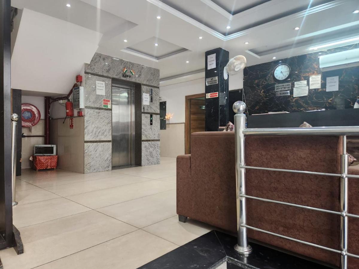 Hotel Ivy Plaza Luxury New Delhi Bagian luar foto