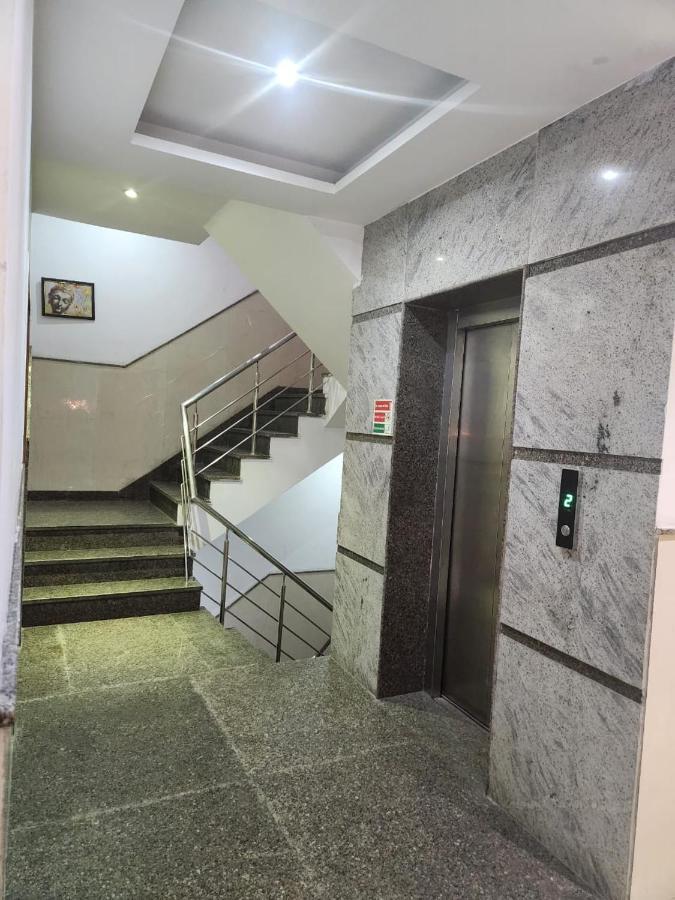 Hotel Ivy Plaza Luxury New Delhi Bagian luar foto